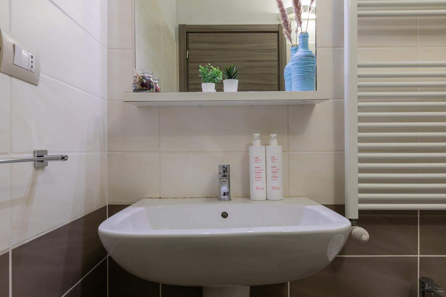 Housing Giulia Aparthotel Торино Екстериор снимка