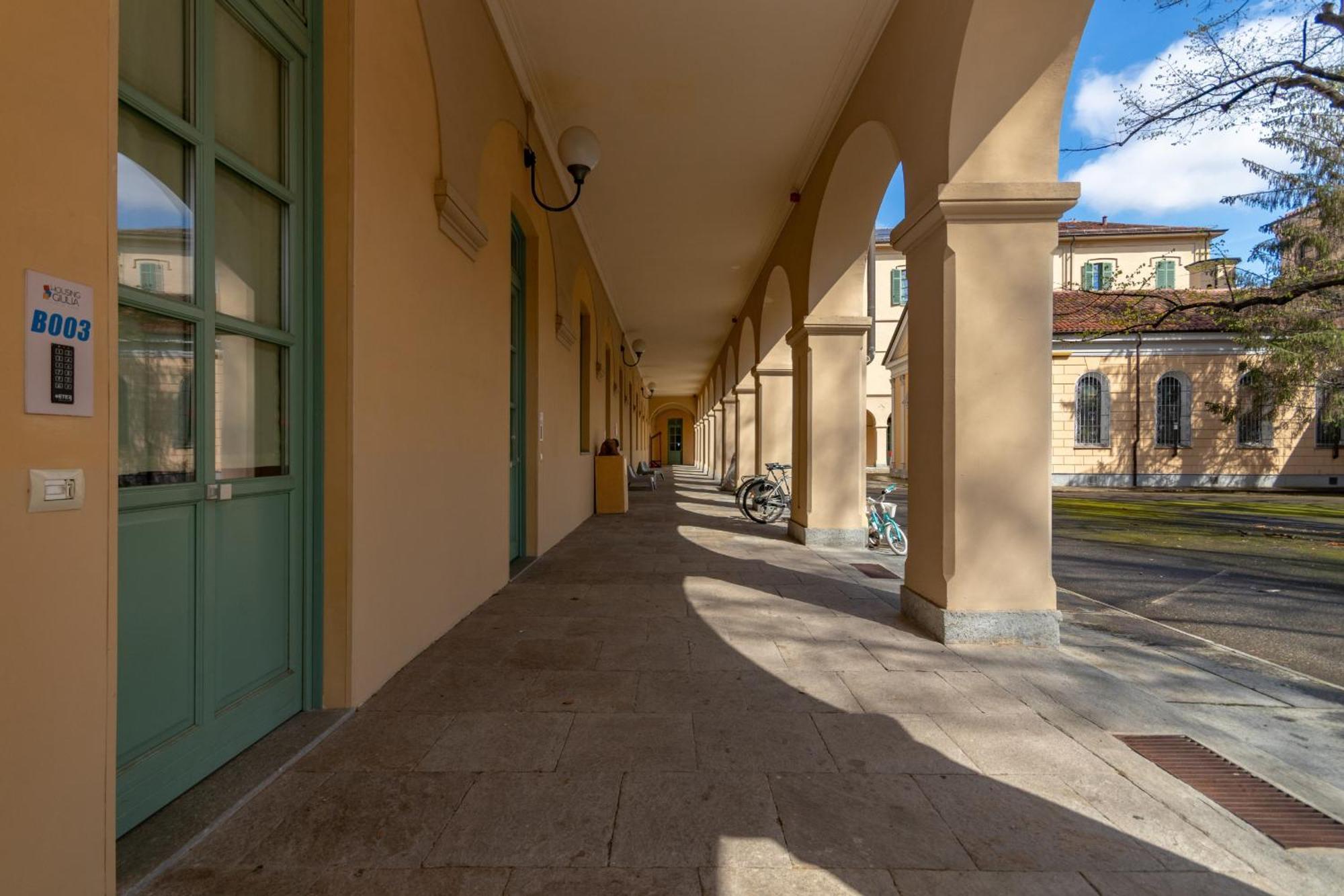 Housing Giulia Aparthotel Торино Екстериор снимка